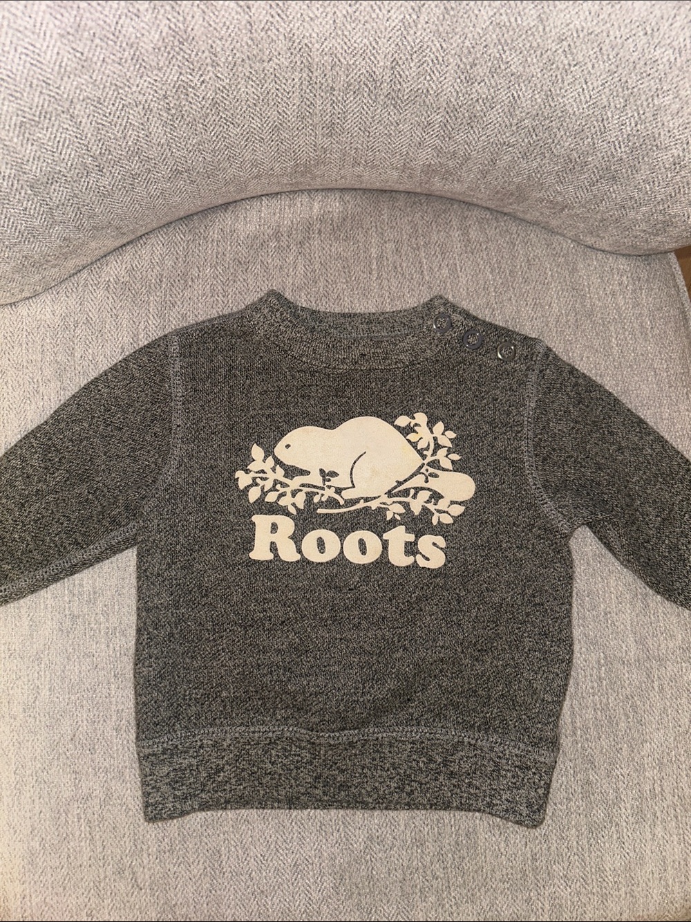 Roots Charcoal Baby Pullover with Cream Beaver Logo (6-12 Months)